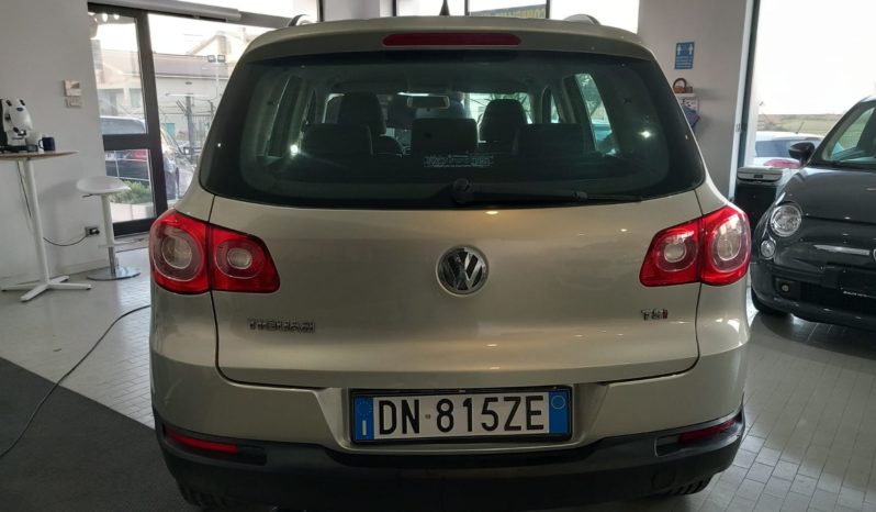 VOLKSWAGEN TIGUAN pieno