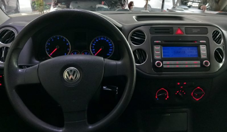 VOLKSWAGEN TIGUAN pieno