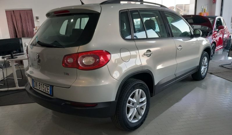 VOLKSWAGEN TIGUAN pieno