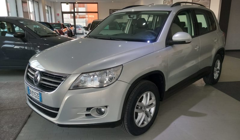 VOLKSWAGEN TIGUAN pieno