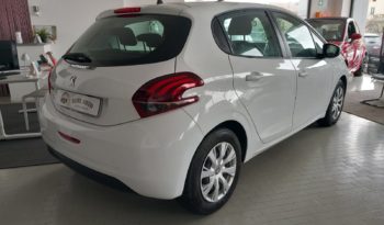 PEUGEOT 208 pieno