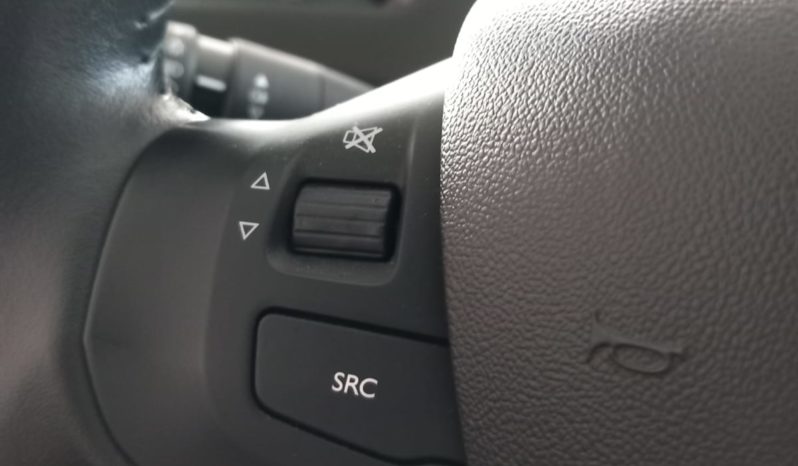 PEUGEOT 208 pieno